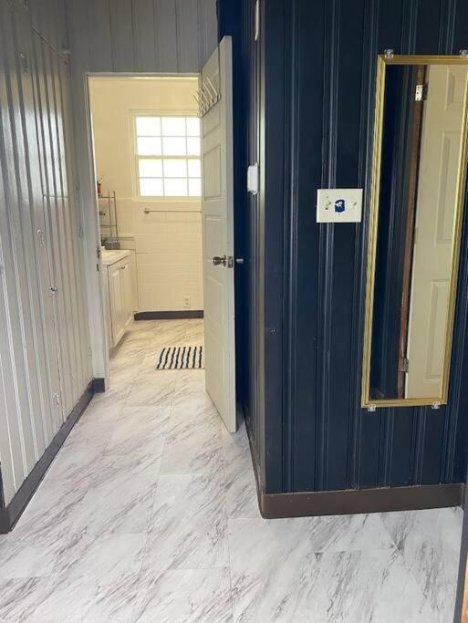 ג'קסונוויל Cozy Home, King Bed, 3 Bedrooms,Close To Downtown Beaches Towncenter מראה חיצוני תמונה