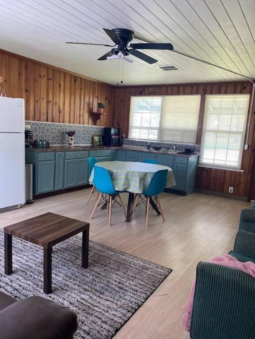 ג'קסונוויל Cozy Home, King Bed, 3 Bedrooms,Close To Downtown Beaches Towncenter מראה חיצוני תמונה
